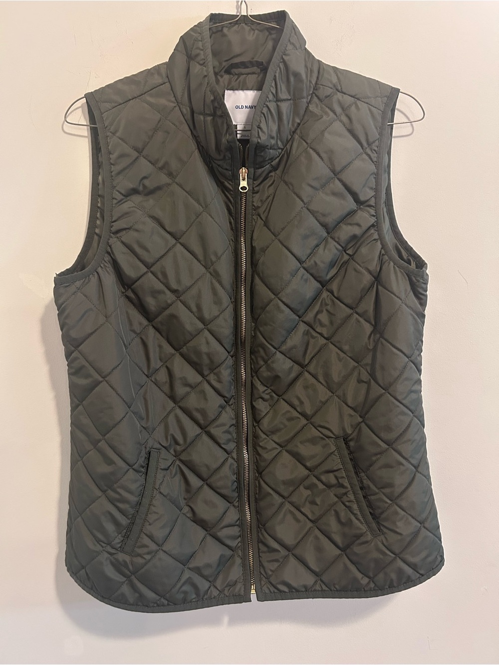 Old Navy Quilted Vest in‎ Olive